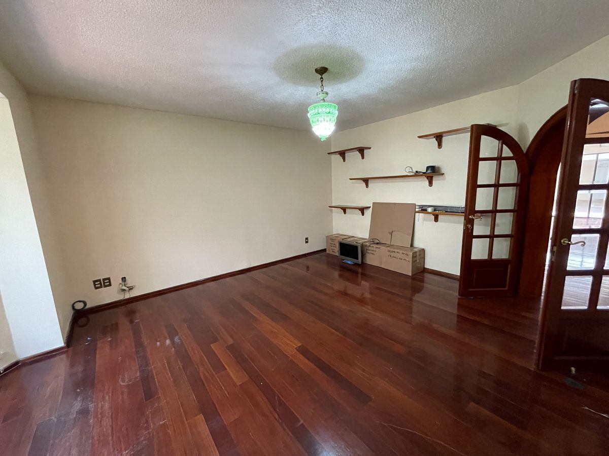 CASA EN VENTA EN LA HERRADURA