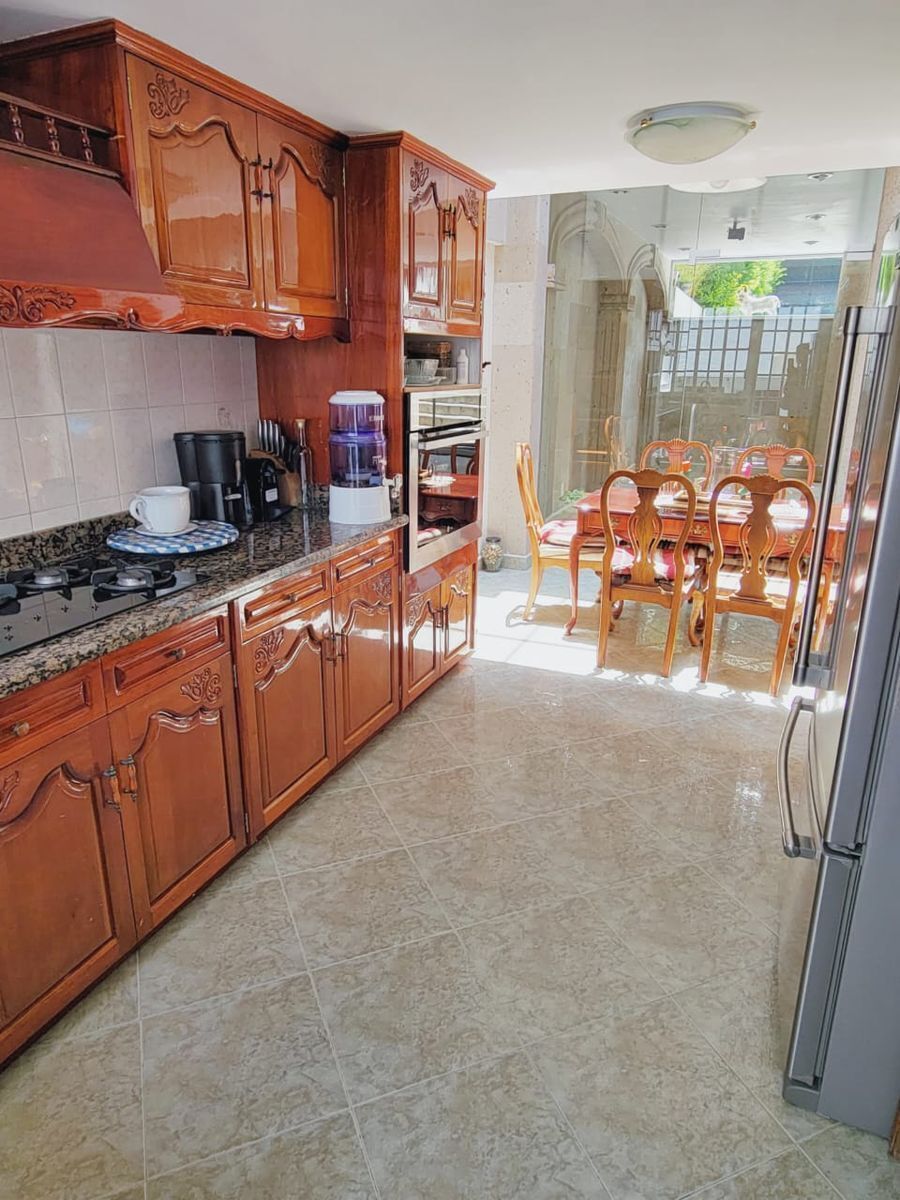 CASA EN VENTA EN LA HERRADURA
