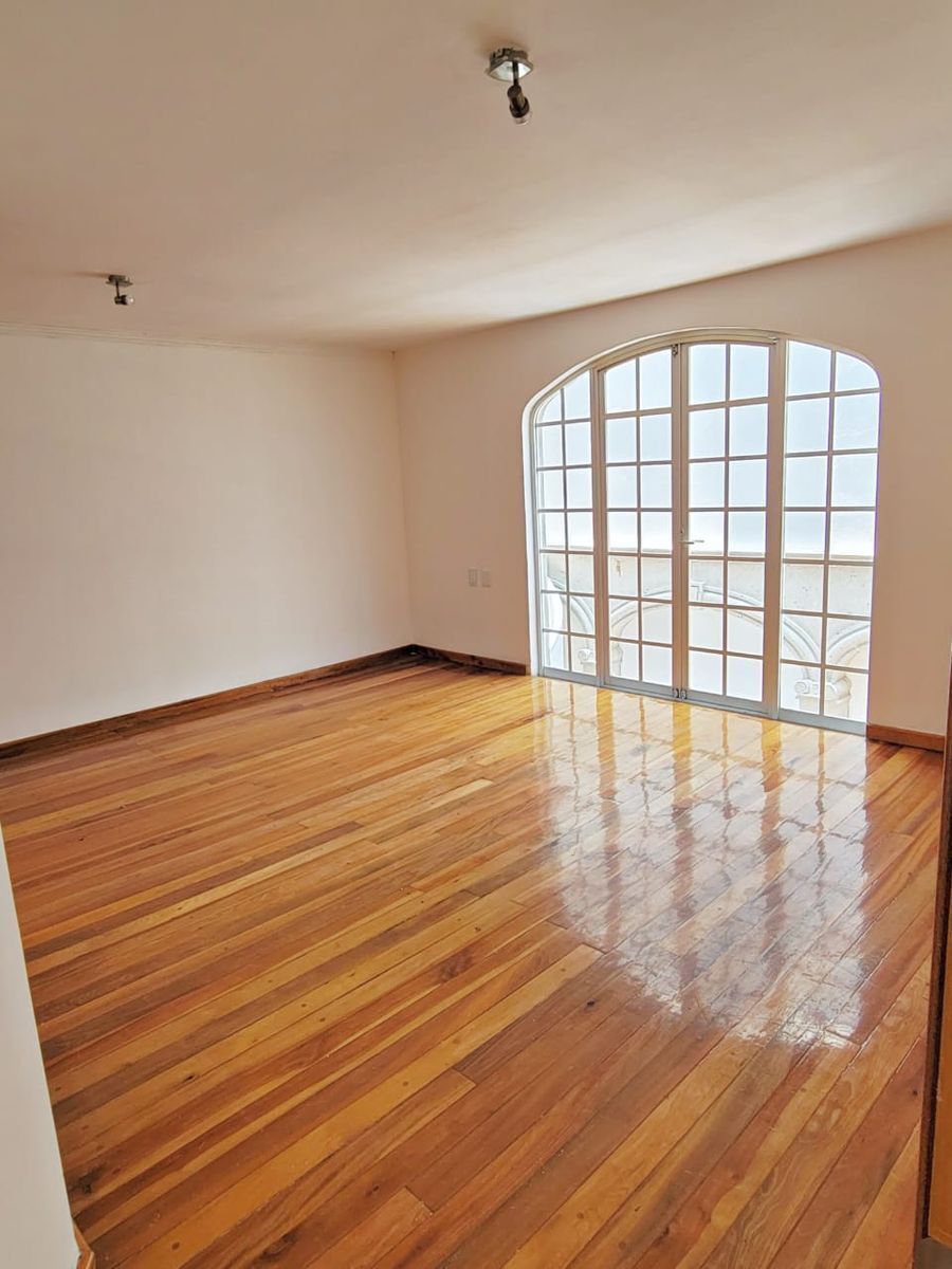 CASA EN VENTA EN LA HERRADURA