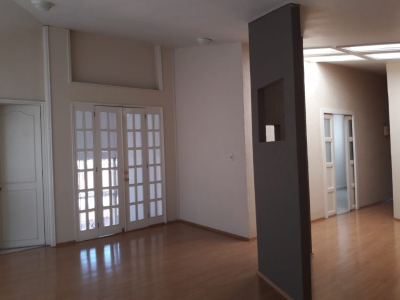 EXCELENTE CASA EN VENTA A DOS CUADRAS DEL COLEGIO IRLANDES.