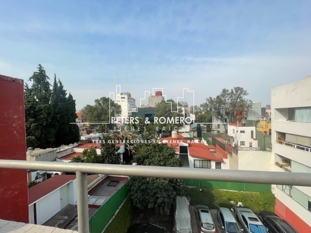* excelente departamento con mucha iluminación natural *