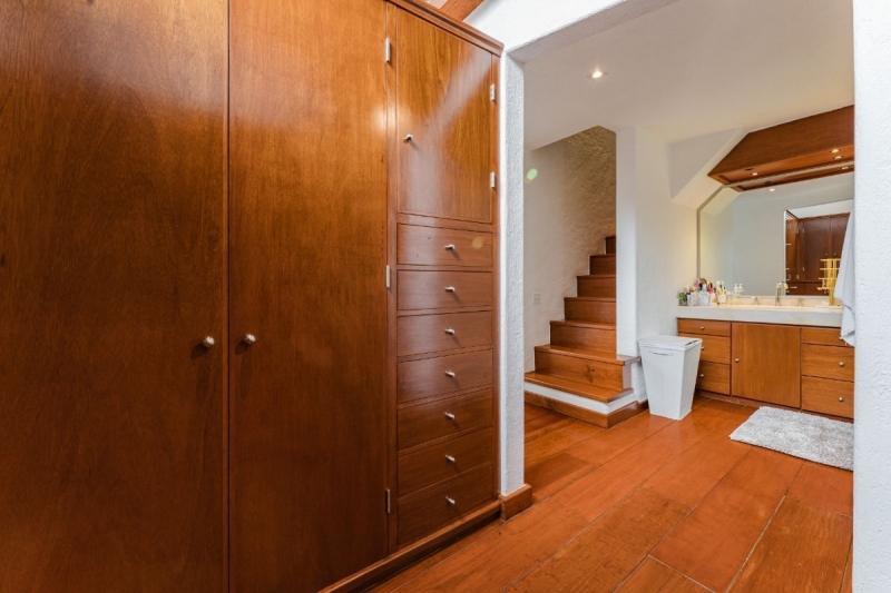 En Venta Casa En Hacienda Santa Fe En Privada