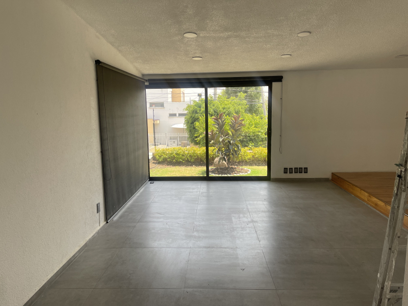 VENTA CASA EN UN SOLO PISO-JOAQUIN FDEZ. LIZARDI-SATELITE
