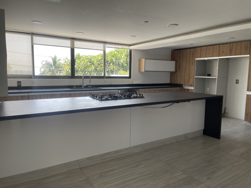 VENTA CASA EN UN SOLO PISO-JOAQUIN FDEZ. LIZARDI-SATELITE