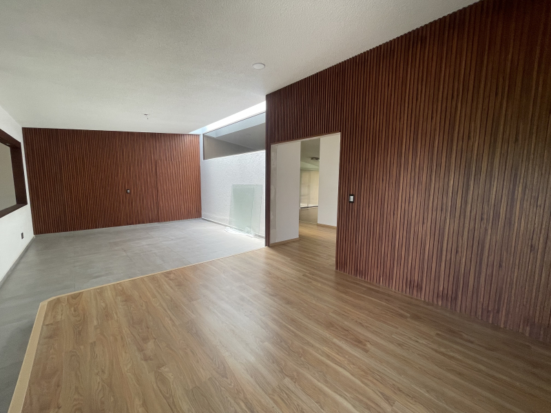 VENTA CASA EN UN SOLO PISO-JOAQUIN FDEZ. LIZARDI-SATELITE