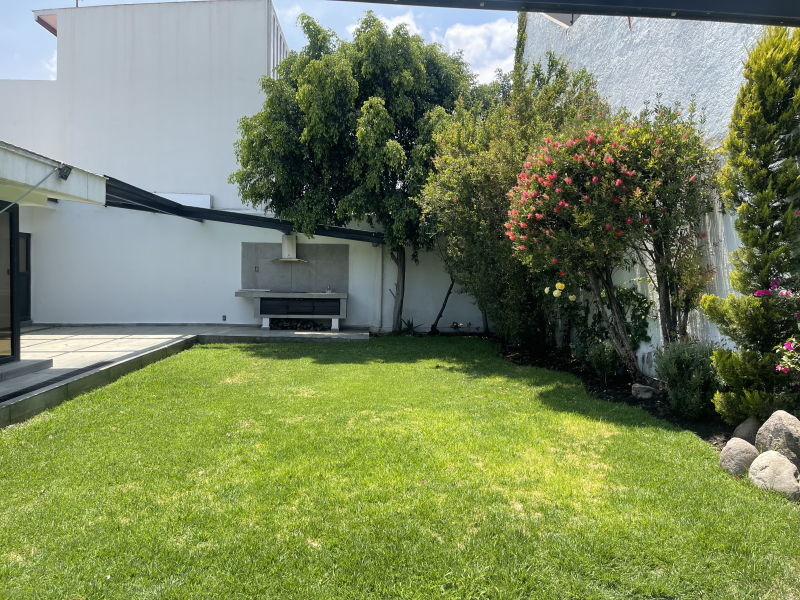 VENTA CASA EN UN SOLO PISO-JOAQUIN FDEZ. LIZARDI-SATELITE