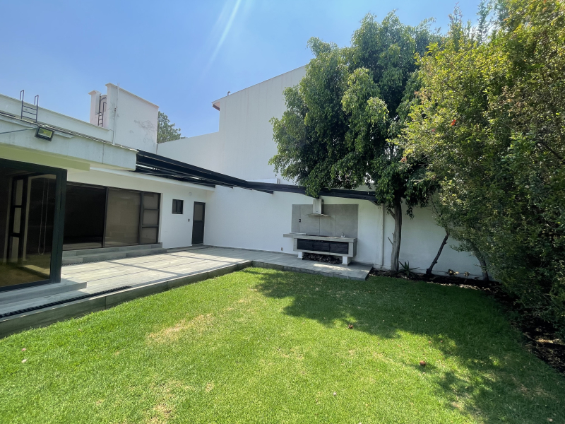 VENTA CASA EN UN SOLO PISO-JOAQUIN FDEZ. LIZARDI-SATELITE