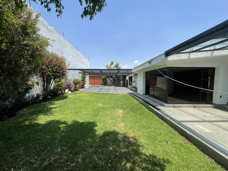VENTA CASA EN UN SOLO PISO-JOAQUIN FDEZ. LIZARDI-SATELITE