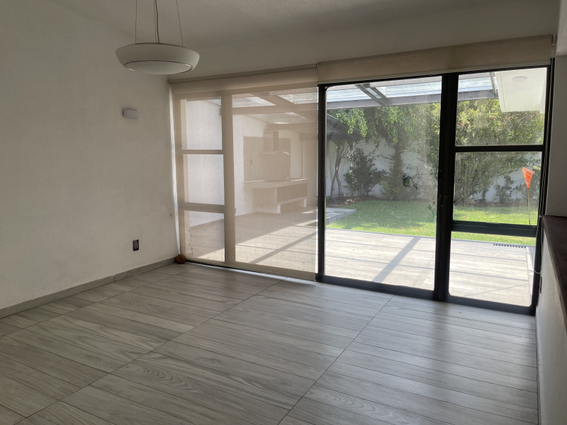 VENTA CASA EN UN SOLO PISO-JOAQUIN FDEZ. LIZARDI-SATELITE
