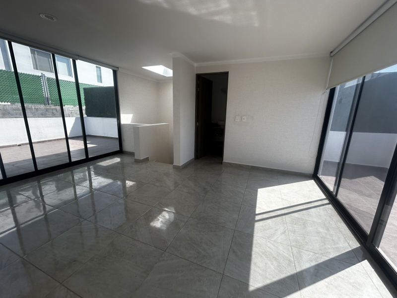 CASA EN RENTA CON ROOF GARDEN EN EL REFUGIO,QUERETARO
