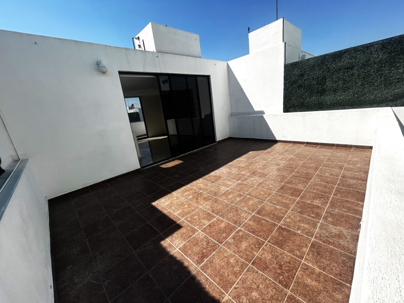 CASA EN RENTA CON ROOF GARDEN EN EL REFUGIO,QUERETARO