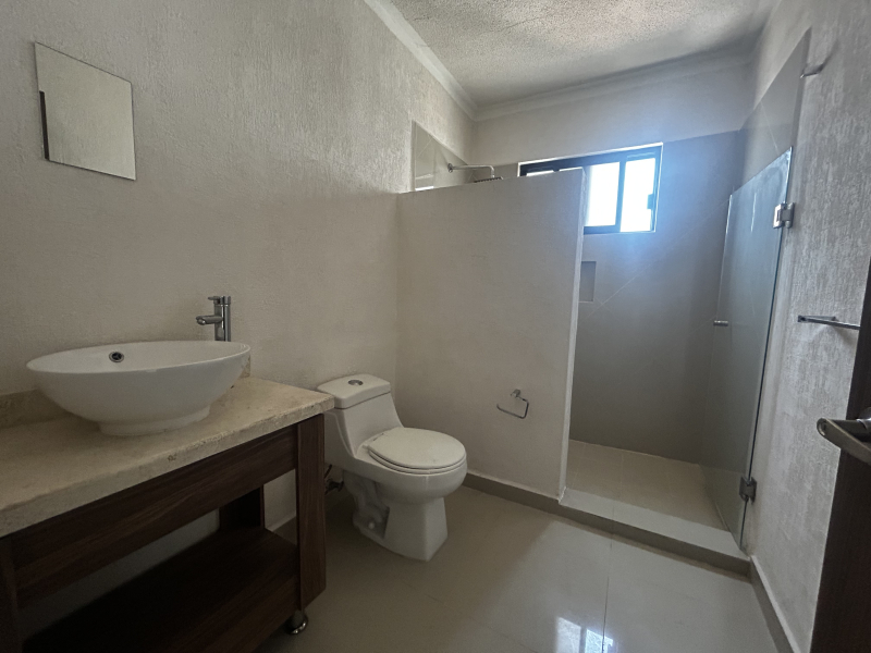 EN RENTA CASA AMPLIA EN EL REFUGIO, QUERETARO