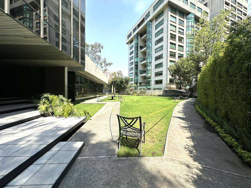 departamento en venta con terraza en fuente de molinos en tecamachalco para remodelar: