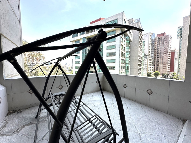 departamento en venta con terraza en fuente de molinos en tecamachalco para remodelar: