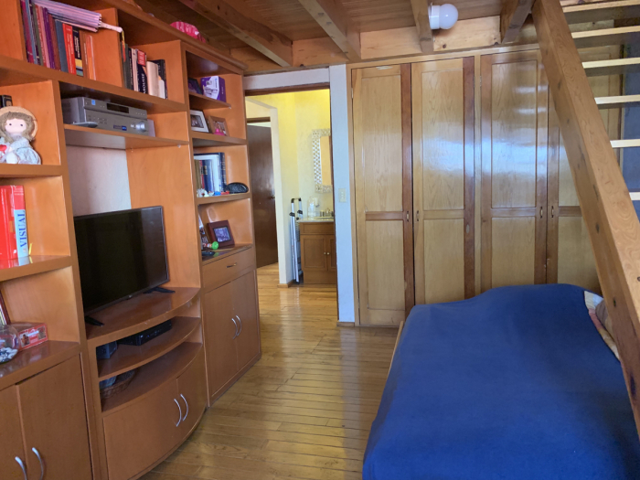 Buena casa en Bosques de las Lomas para actualizar