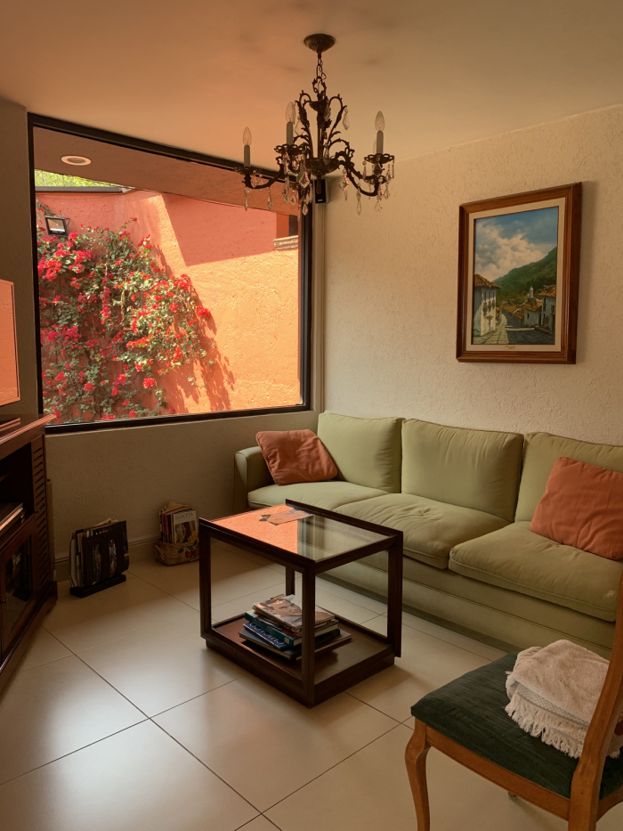 Buena casa en Bosques de las Lomas para actualizar