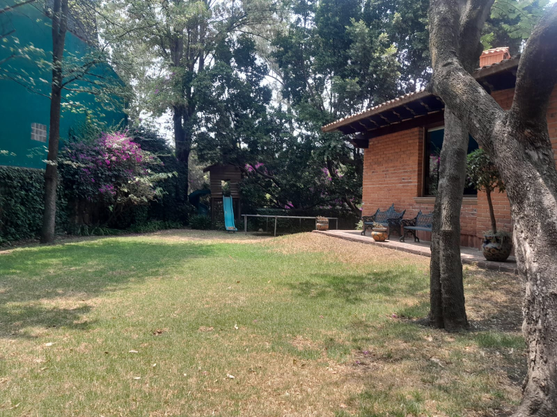 CASA EN VENTA LOMAS DE TECAMACHALCO 2CDA. FTE DE LEONES 