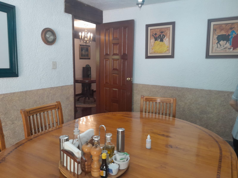 CASA EN VENTA LOMAS DE TECAMACHALCO 2CDA. FTE DE LEONES 
