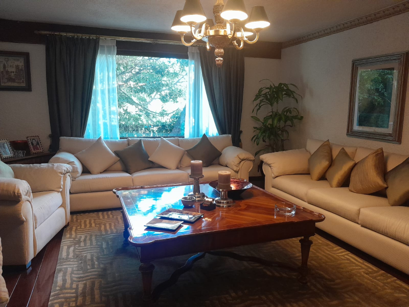 CASA EN VENTA LOMAS DE TECAMACHALCO 2CDA. FTE DE LEONES 