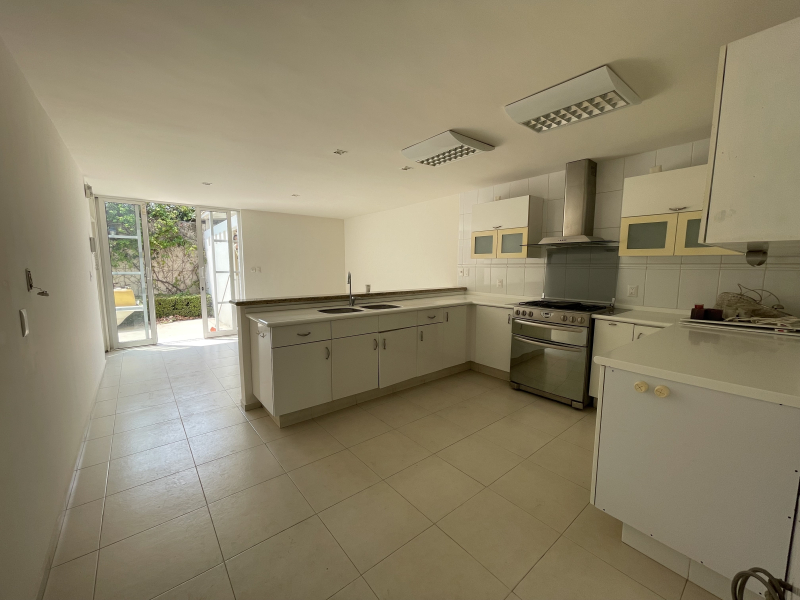 VENTA CASA EN CONDOMINIO,  LAURELES-BOSQUES DE LAS LOMAS