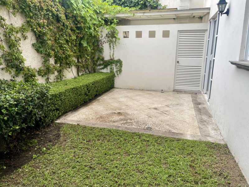 VENTA CASA EN CONDOMINIO,  LAURELES-BOSQUES DE LAS LOMAS