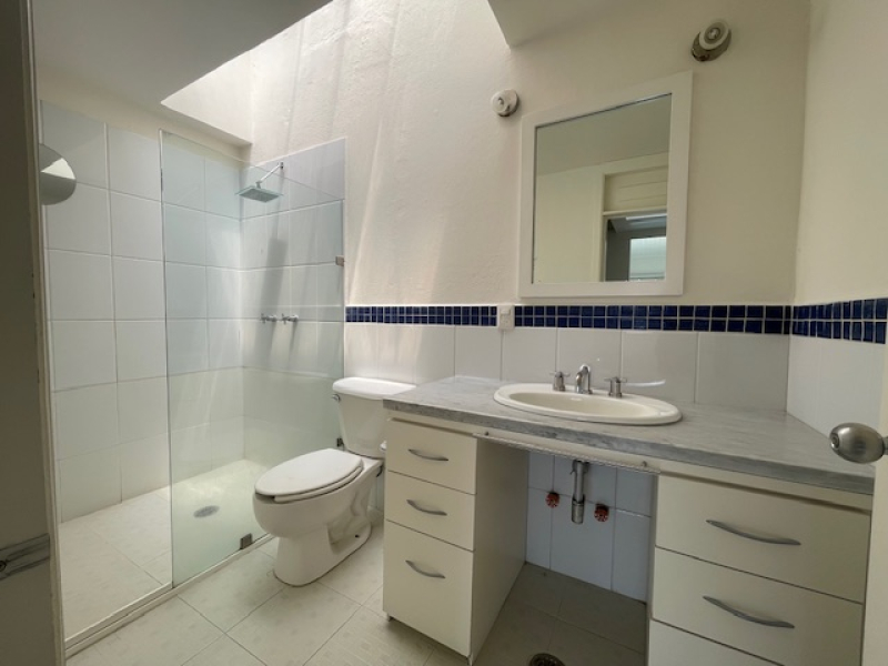 VENTA CASA EN CONDOMINIO,  LAURELES-BOSQUES DE LAS LOMAS