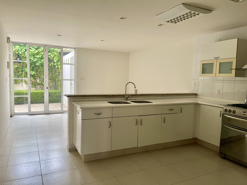 VENTA CASA EN CONDOMINIO,  LAURELES-BOSQUES DE LAS LOMAS