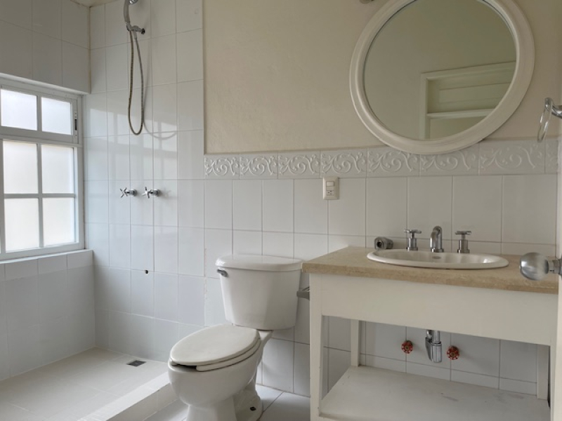 VENTA CASA EN CONDOMINIO,  LAURELES-BOSQUES DE LAS LOMAS
