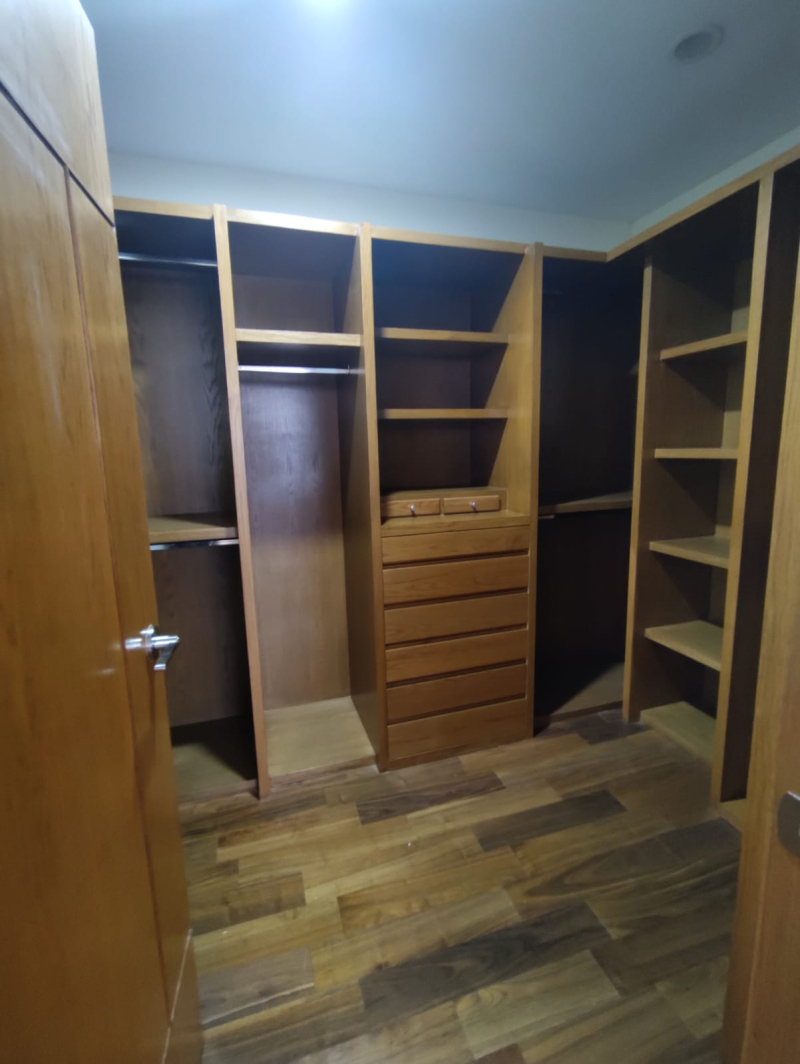 Se Vende Departamento En Lomas Altas