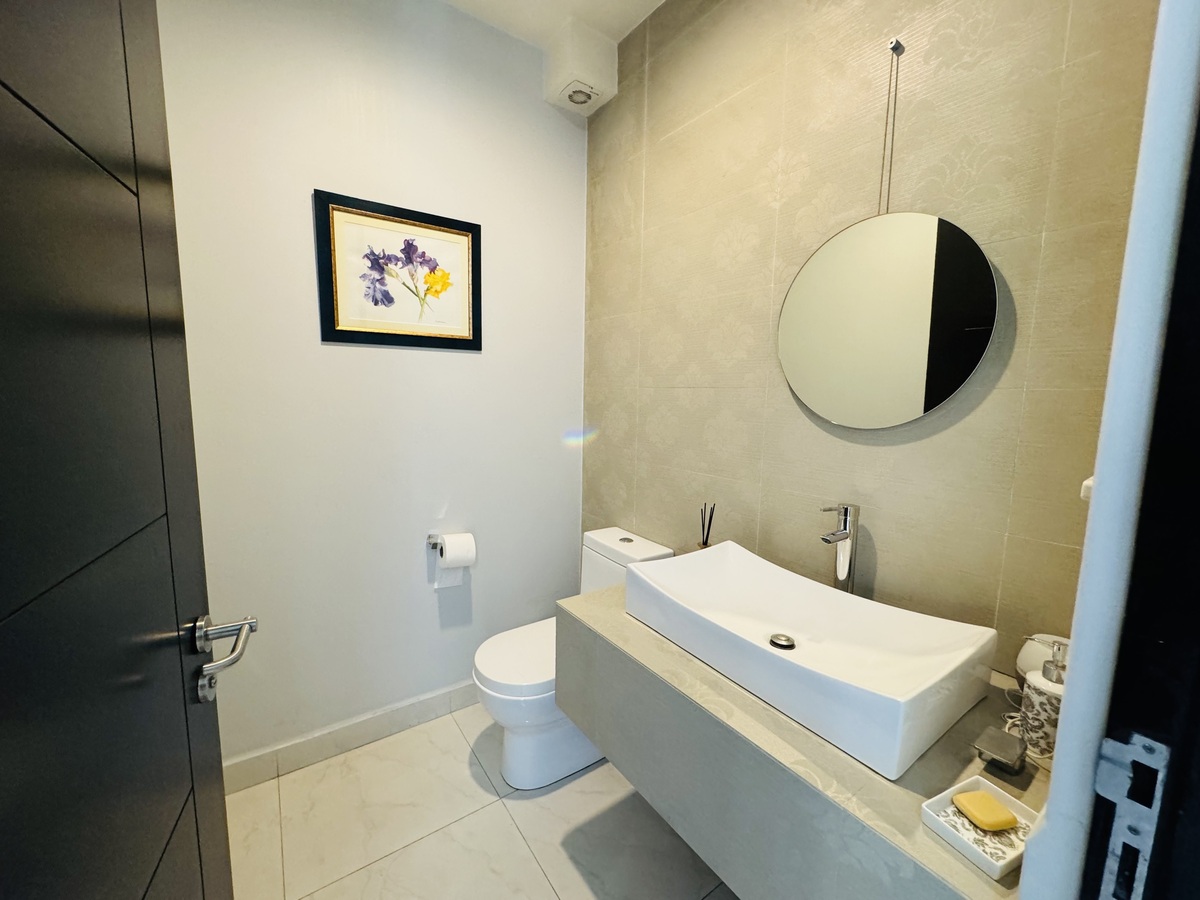 Excelente casa en condominio con 4 recámaras