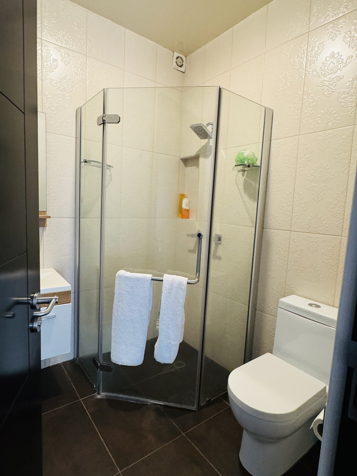 Excelente casa en condominio con 4 recámaras