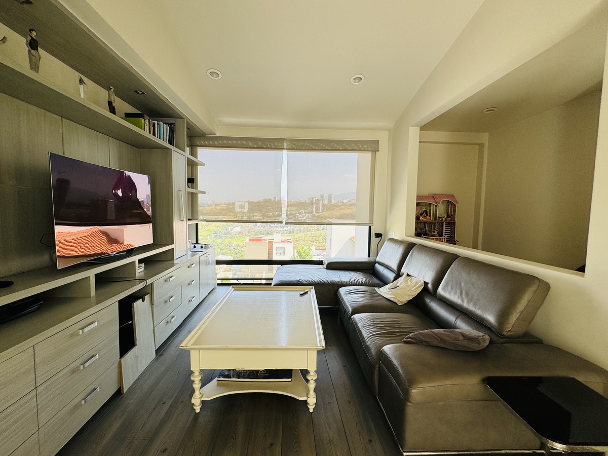 Excelente casa en condominio con 4 recámaras