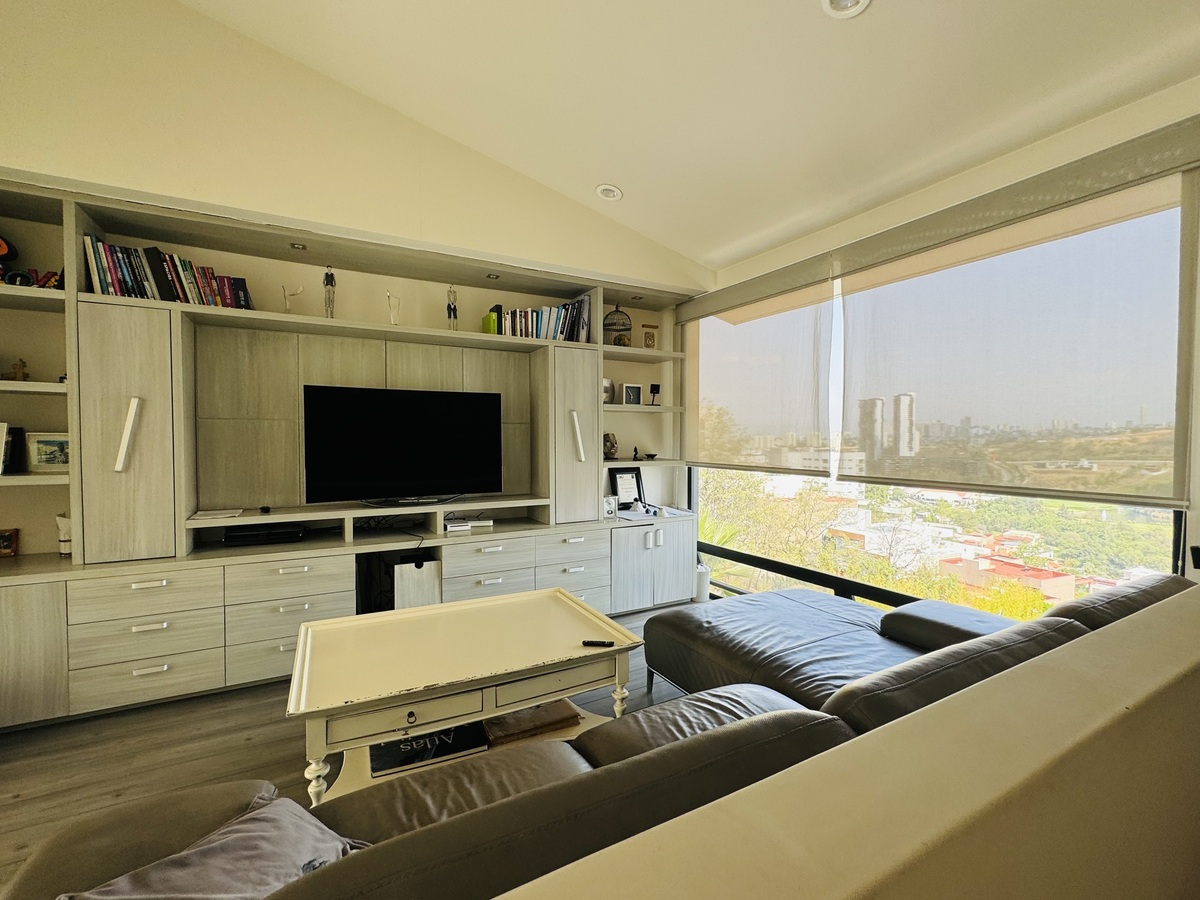 Excelente casa en condominio con 4 recámaras