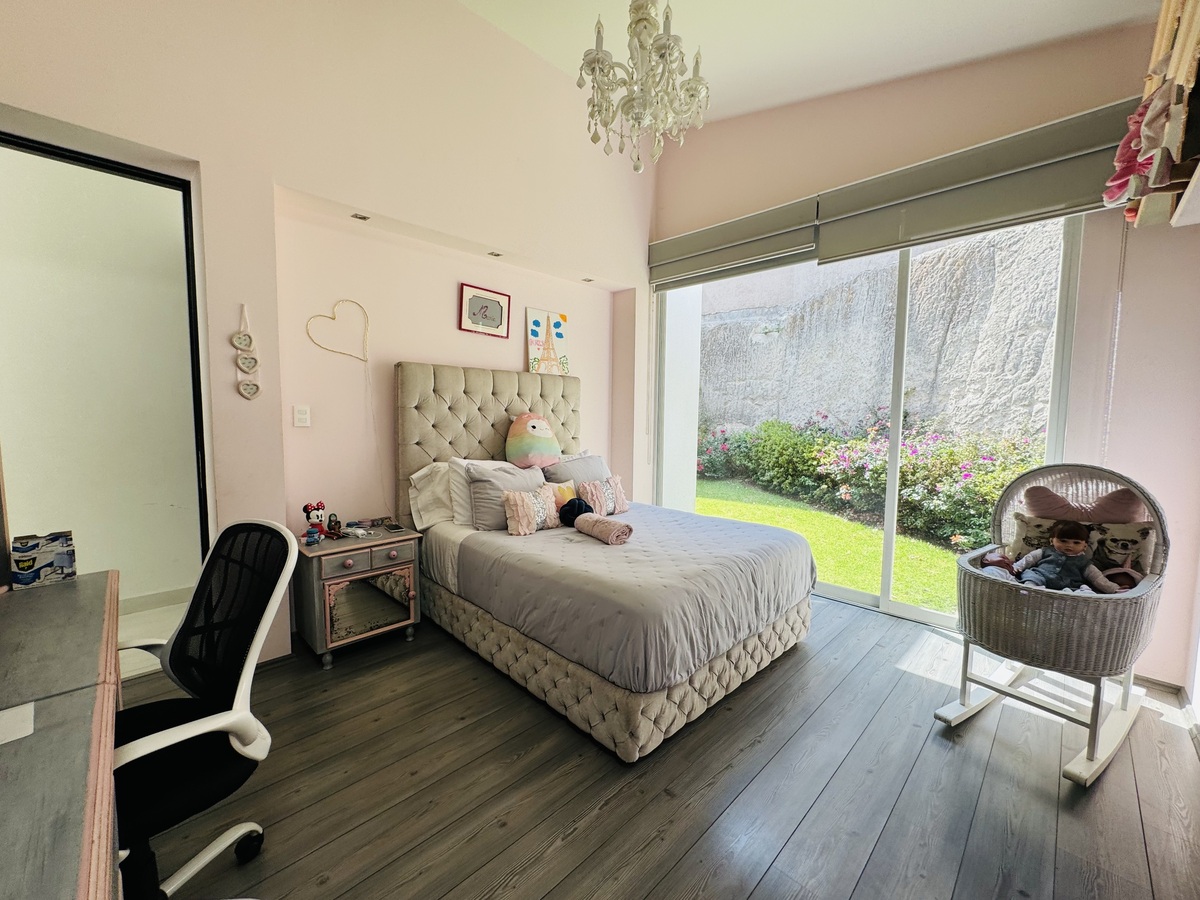 Excelente casa en condominio con 4 recámaras