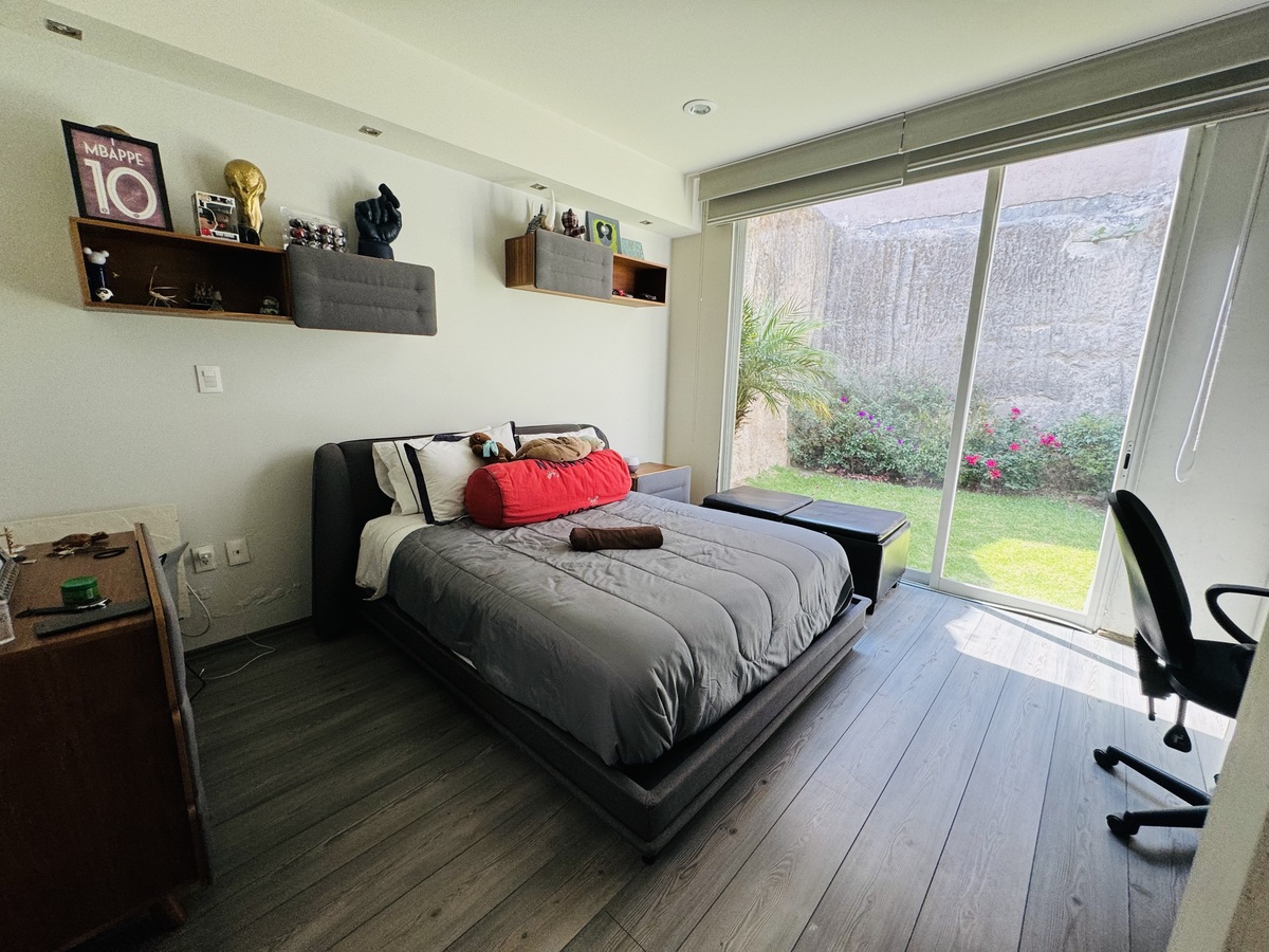 Excelente casa en condominio con 4 recámaras