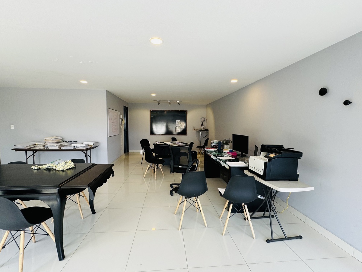 Excelente casa en condominio con 4 recámaras