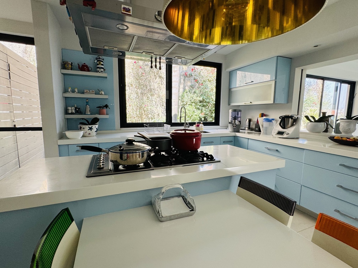 Excelente casa en condominio con 4 recámaras