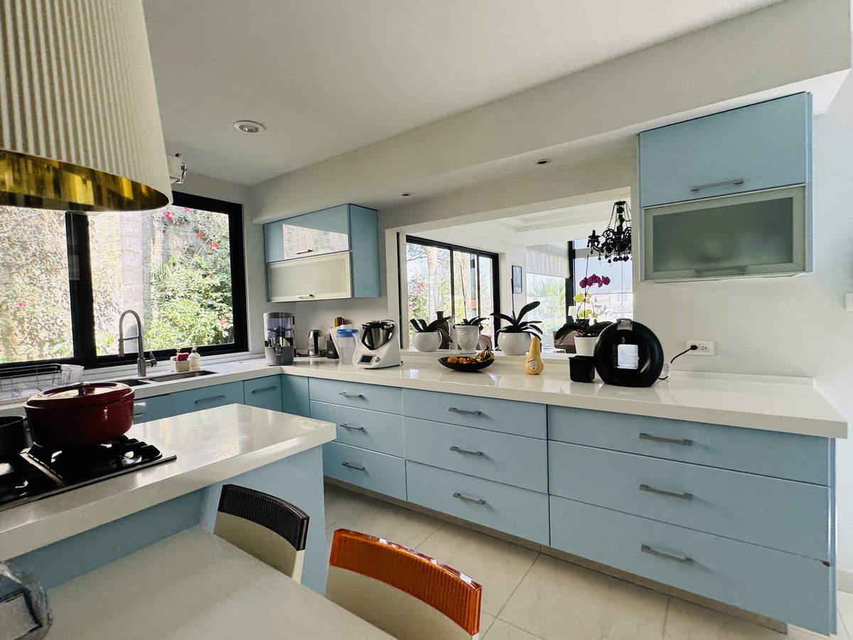 Excelente casa en condominio con 4 recámaras