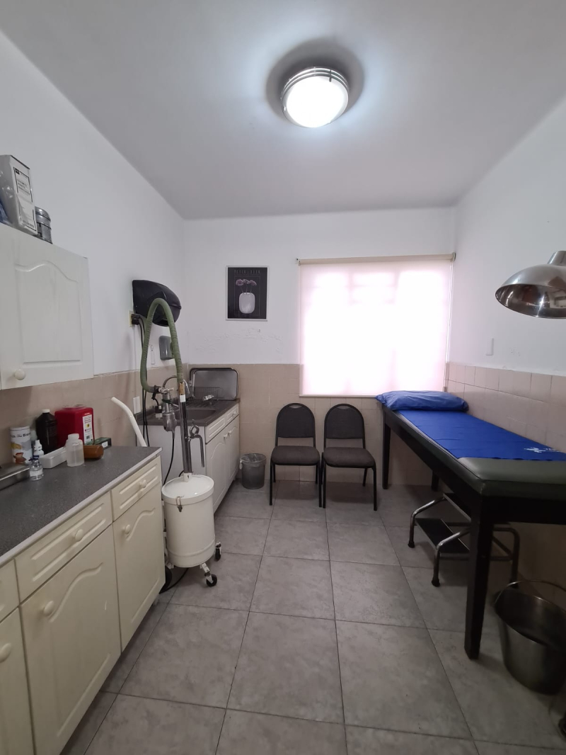 SE VENDE CASA CON USO DE SUELO COMERCIAL COLONIA AGRICULTURA TACUBA MIGUEL HIDALGO.