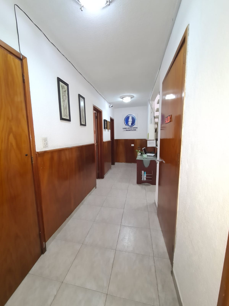 SE VENDE CASA CON USO DE SUELO COMERCIAL COLONIA AGRICULTURA TACUBA MIGUEL HIDALGO.