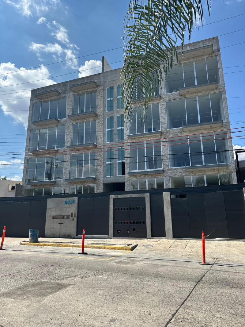 Se vende departamento en Jardines Universidad