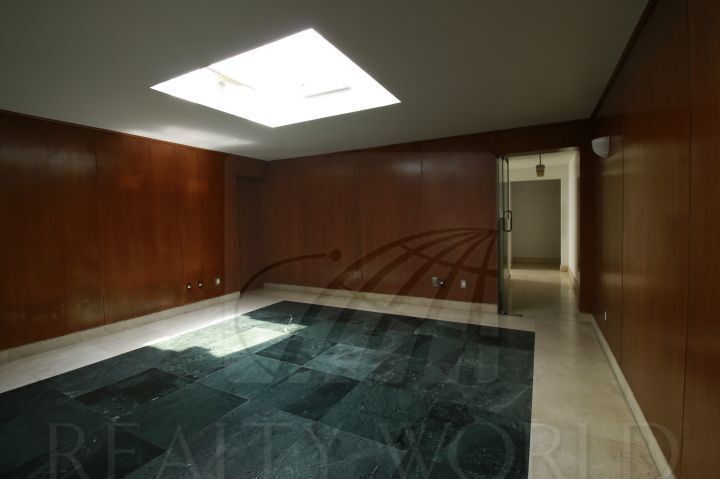 casa en renta en las lomas de chapultepec con uso de suelo para oficinas