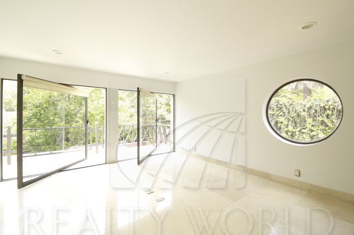 casa en renta en las lomas de chapultepec con uso de suelo para oficinas