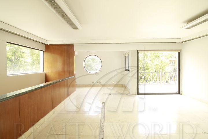casa en renta en las lomas de chapultepec con uso de suelo para oficinas