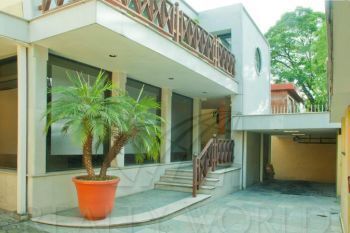 casa en renta en las lomas de chapultepec con uso de suelo para oficinas