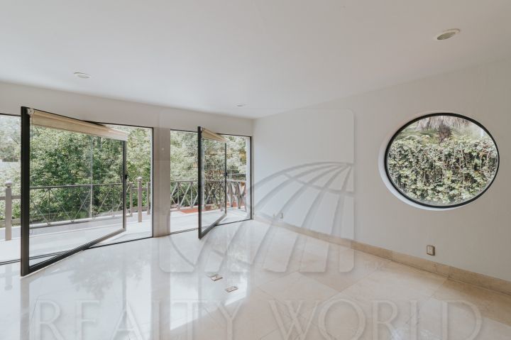 casa en renta en las lomas de chapultepec con uso de suelo para oficinas