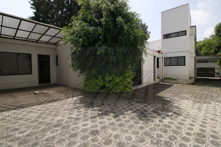 casa en renta en las lomas de chapultepec con uso de suelo para oficinas