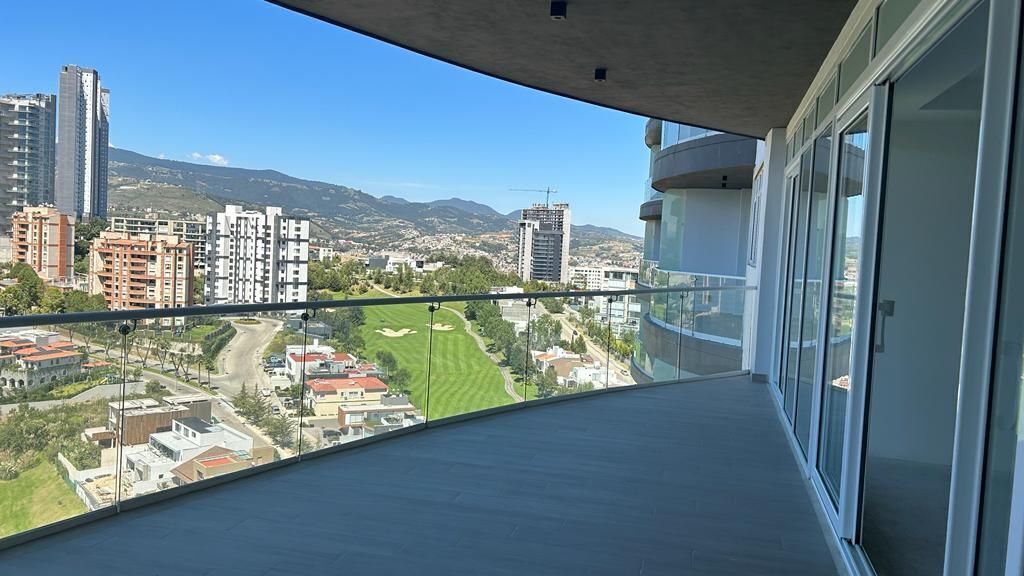 se vende departamento en bosque real 3 recamaras