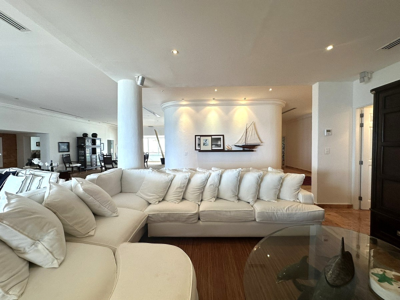 departamento en venta en cancún en “residencial del mar” con alberca privada: