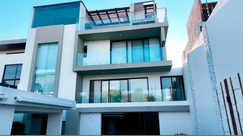 Se vende casa en Los CastaÃ±os